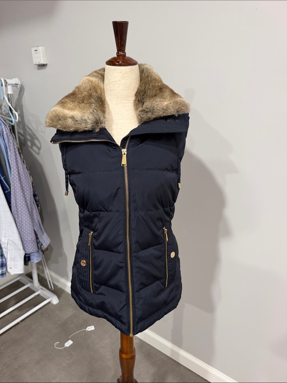 Michael Kors Puffer Vest with Faux Fur Trim Quilted Puffer Vest - Navy Small